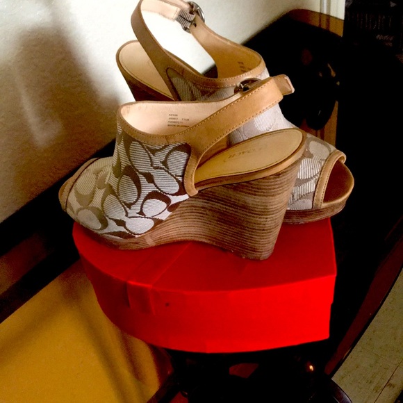 Coach Wedge Style Heel. - Picture 2 of 5